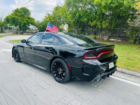 Used 2021 Dodge Charger Scat Pack w/ Plus Group RWD image 3