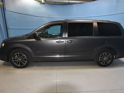Used 2017 Dodge Grand Caravan GT FWD image 24