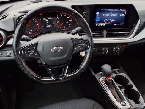 Used 2024 Chevrolet Trax RS image 13