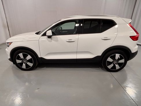 Used 2019 Volvo XC40 T5 Momentum image 8