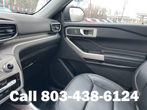 Used 2022 Ford Explorer XLT w/ Equipment Group 202A image 27