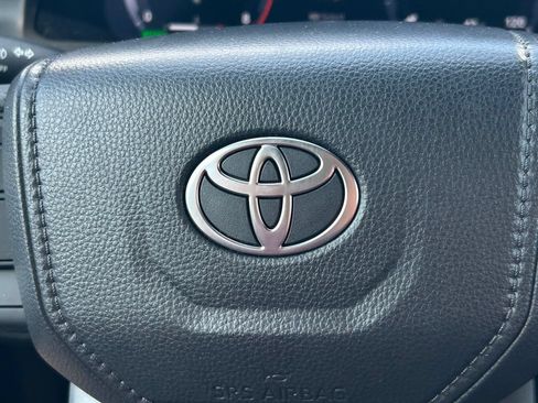 Used 2025 Toyota Tacoma TRD Pro AWD/4WD image 41