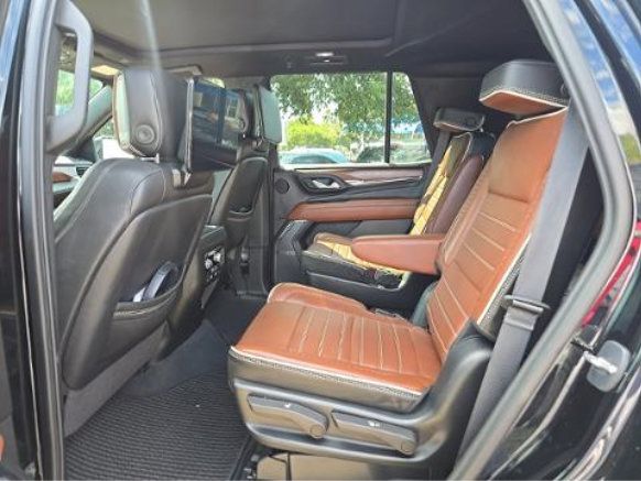 Used 2023 GMC Yukon Denali Ultimate AWD/4WD image 7