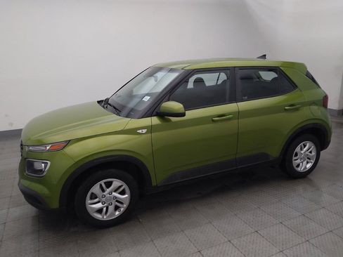 Used 2021 Hyundai Venue SE FWD image 2