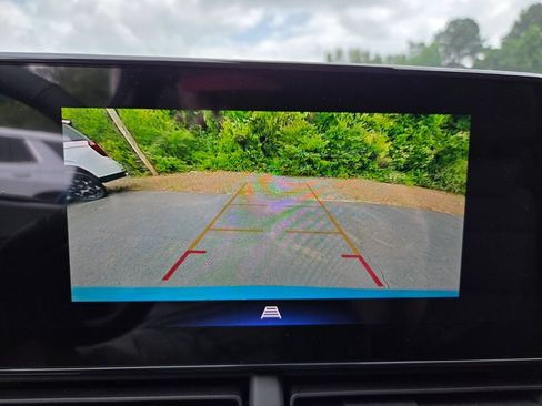New 2026 Chevrolet Trax LT w/ Sunroof Package FWD image 20