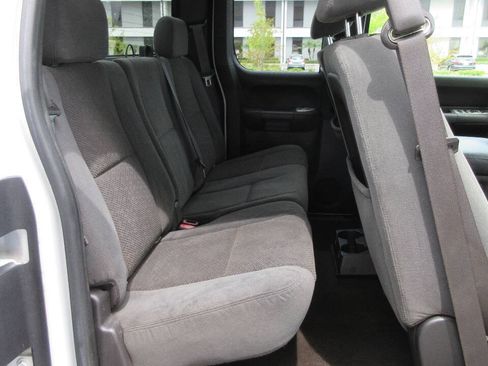 Used 2007 Chevrolet Silverado 2500 LT RWD image 19