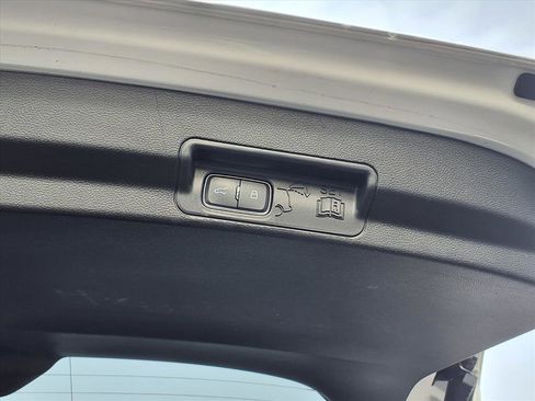 Used 2021 Ford Explorer XLT w/ Equipment Group 202A image 21