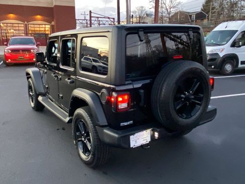 Certified 2022 Jeep Wrangler Unlimited Sport image 21