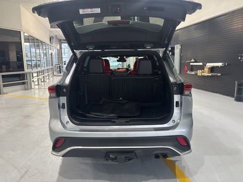 Used 2022 Toyota Highlander XSE image 40