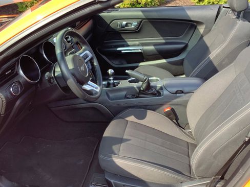 Used 2021 Ford Mustang Convertible w/ Equipment Group 101A image 12