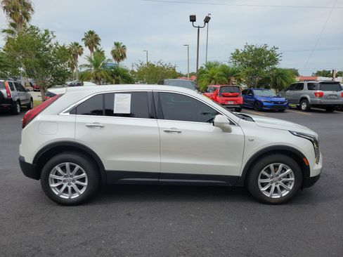 Used 2021 Cadillac XT4 Luxury w/ Driver Awareness Package AWD/4WD image 5