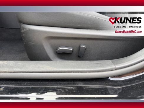 Used 2025 Nissan Altima 2.5 SV FWD image 14