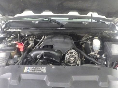 Used 2010 Chevrolet Silverado 1500 LTZ w/ Convenience Package AWD/4WD image 10