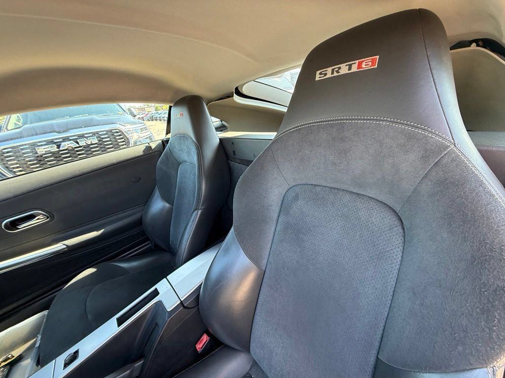 Used 2005 Chrysler Crossfire SRT-6 RWD image 13