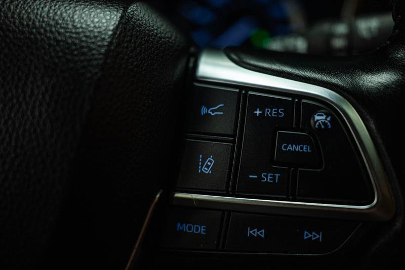 Used 2020 Toyota Highlander XLE FWD image 19