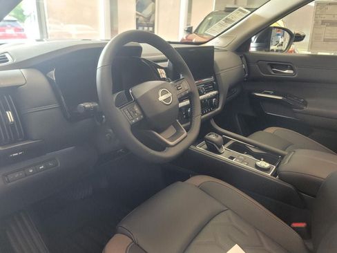 New 2026 Nissan Pathfinder Platinum AWD/4WD image 10