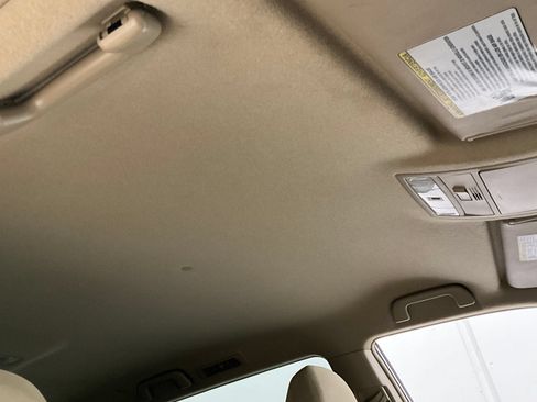 Used 2012 Toyota Highlander 4WD w/ Tech Pkg image 23