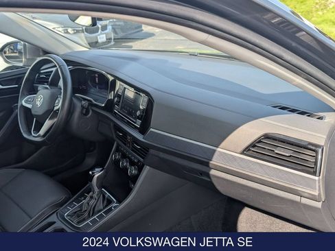 Certified 2024 Volkswagen Jetta SE FWD image 31