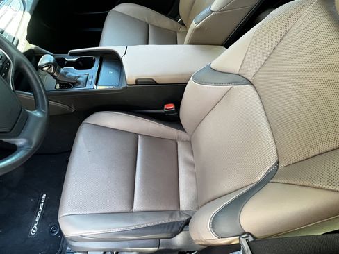 Certified 2023 Lexus ES 250 w/ Premium Package image 16