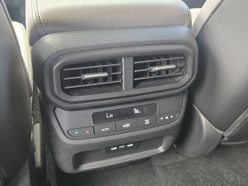 Certified 2024 Honda Pilot Touring image 14