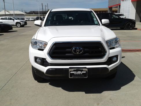 Used 2022 Toyota Tacoma SR5 image 2