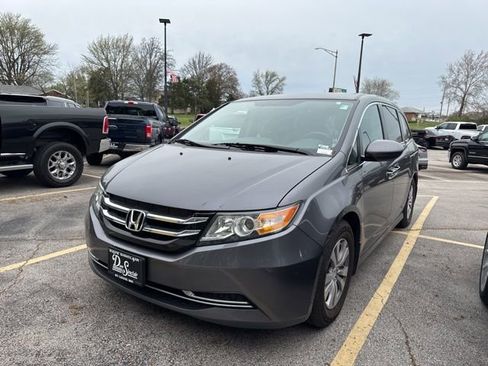 Used 2017 Honda Odyssey SE image 1
