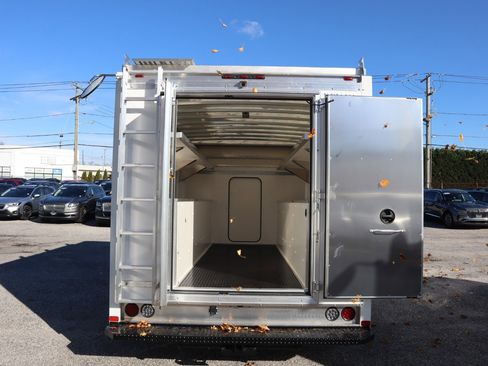 New 2026 Ford E-450 and Econoline 450 Super Duty w/ Power Equipment Group image 10