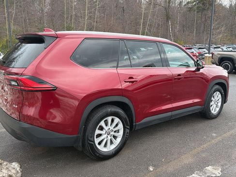 Used 2024 Toyota Grand Highlander XLE image 7