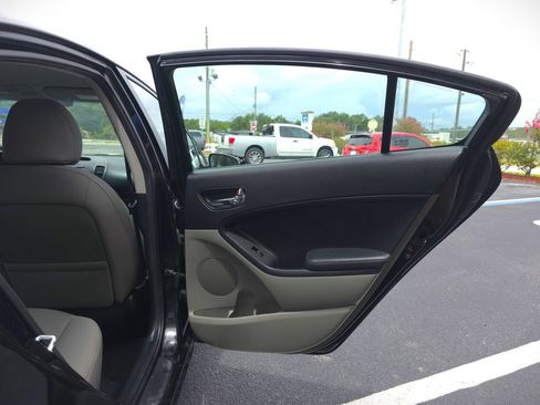 Used 2016 Kia Forte LX w/ LX Popular Plus Package FWD image 14