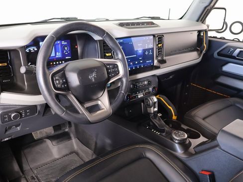 Used 2022 Ford Bronco Badlands w/ Sasquatch Package image 2