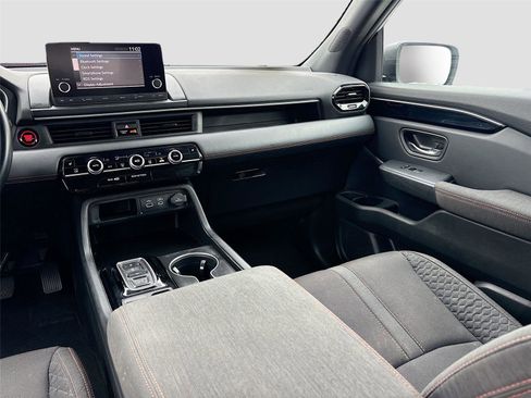 Certified 2025 Honda Pilot Sport image 26
