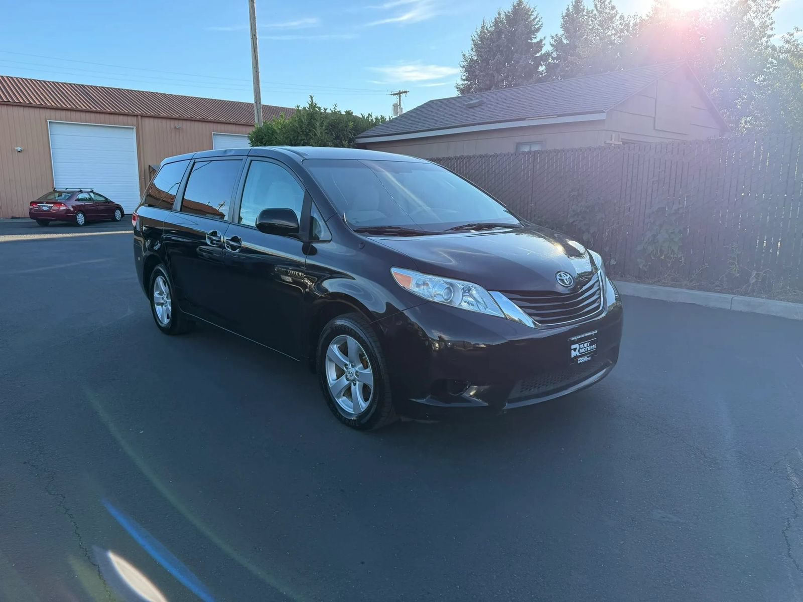 Used 2012 Toyota Sienna LE FWD image 3
