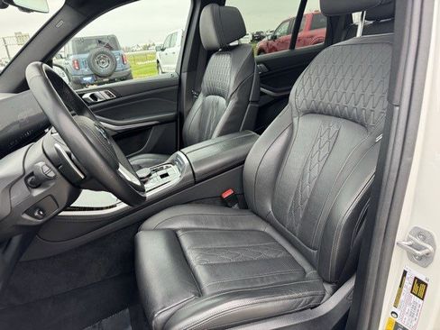 Used 2025 BMW X5 xDrive50e image 13