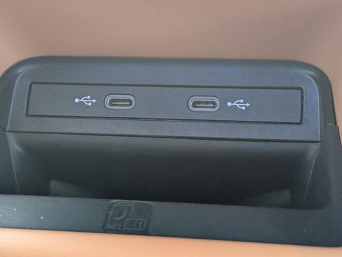 Used 2025 Volkswagen ID. Buzz 1st Edition AWD/4WD image 29