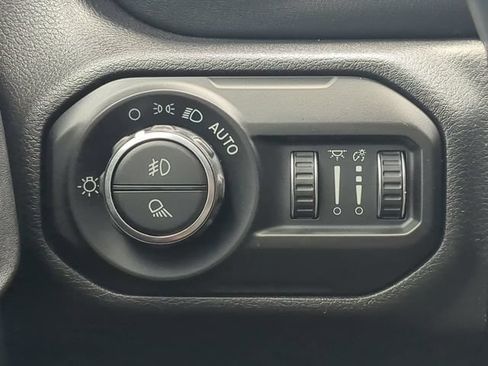 Used 2021 Jeep Gladiator Overland w/ Popular Equipment Package AWD/4WD image 27