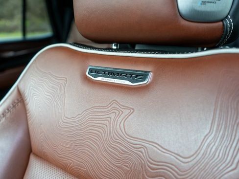 Used 2023 GMC Yukon Denali Ultimate image 11