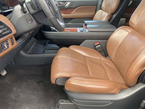 Used 2022 Lincoln Navigator Reserve image 23