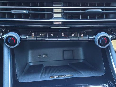 Used 2025 Chevrolet Traverse Z71 w/ Enhanced Driving Package image 38