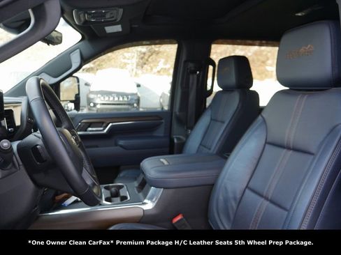 Used 2024 Chevrolet Silverado 2500 High Country w/ High Country Premium Package image 9