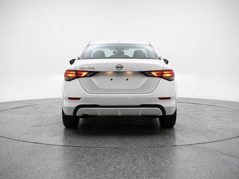 Used 2025 Nissan Sentra SV image 6