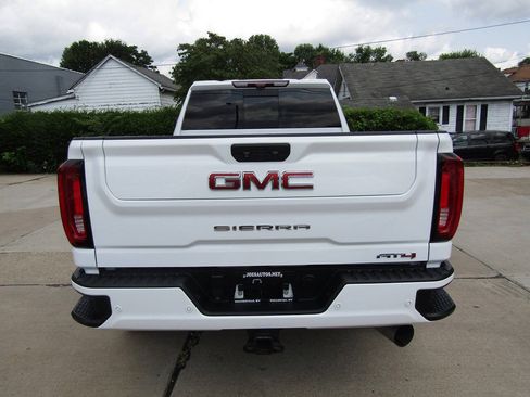 Used 2022 GMC Sierra 2500 AT4 w/ AT4 Premium Plus Package AWD/4WD image 6