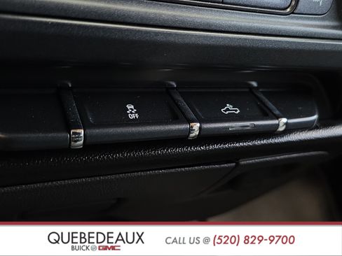 Used 2018 Chevrolet Silverado 1500 Custom image 21