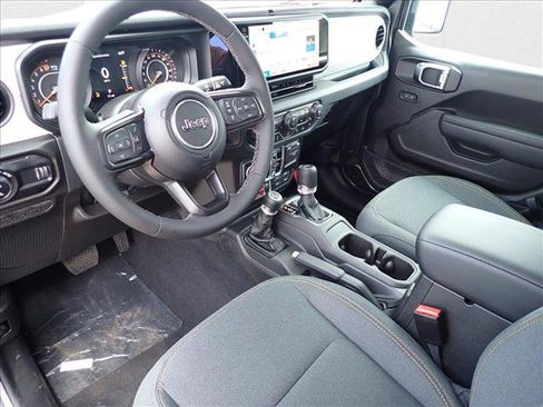New 2025 Jeep Gladiator Willys image 10