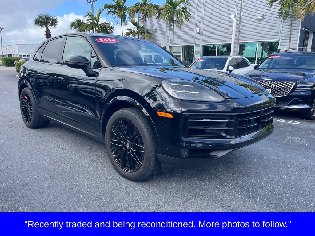 Used 2025 Porsche Cayenne w/ Premium Package Plus AWD/4WD image 1