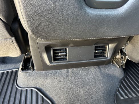 Used 2024 Chevrolet Silverado 2500 LT image 15