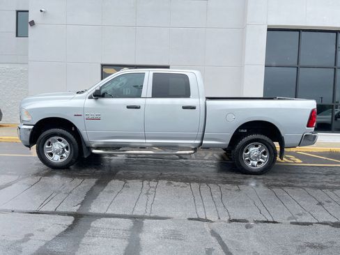 Used 2016 RAM 3500 Tradesman w/ Chrome Appearance Group AWD/4WD image 6