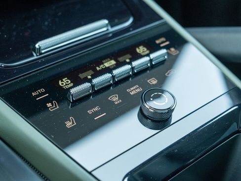 Certified 2024 Porsche Cayenne image 26