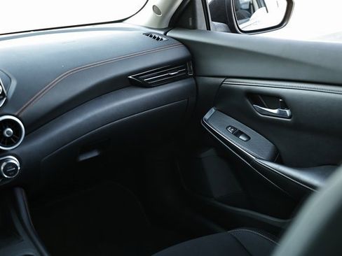 Used 2020 Nissan Sentra SR w/ Lighting Package image 25