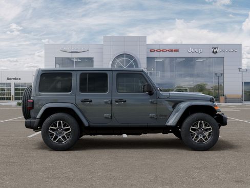 New 2026 Jeep Wrangler Unlimited Sahara w/ Safety Group AWD/4WD image 47