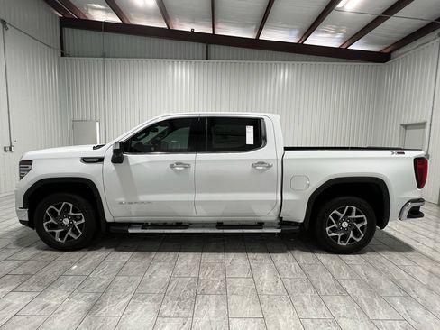 New 2026 GMC Sierra 1500 SLT image 2
